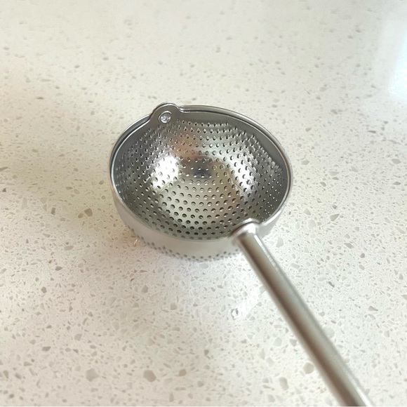 OXO Twisting Tea Ball tea infuser strainer - Picture 8 of 9
